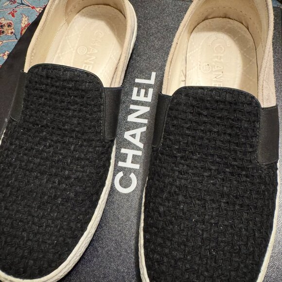 Authentic Chanel Tweed Flats with Satin Detail | Size 39.5 - Picture 1 of 11